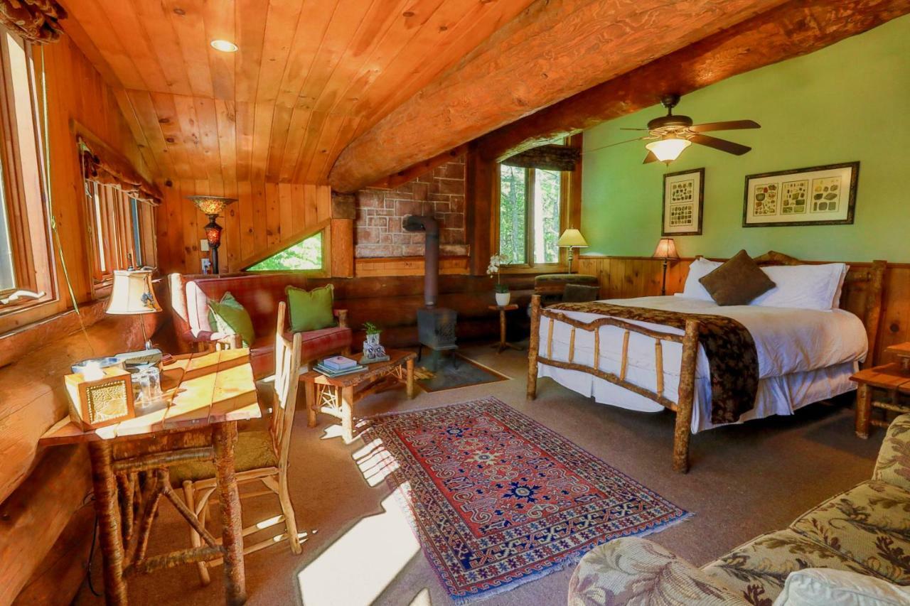 Trout Point Lodge Of Nova Scotia East Kemptville Esterno foto